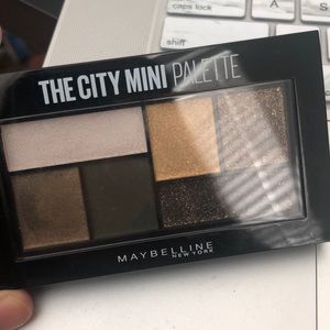 Maybelline urban jungle the city mini eyeshadow palette